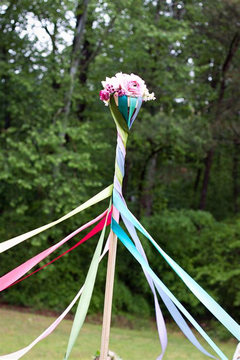 How to Make a Maypole - Darling Darleen | A Lifestyle Design Blog