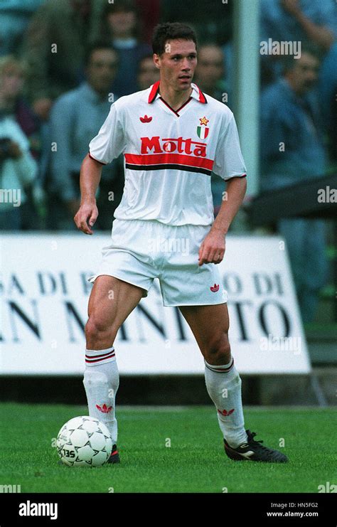 MARCO VAN BASTEN AC MILAN 06 October 1992 Stock Photo, Royalty Free Image: 133502322 - Alamy