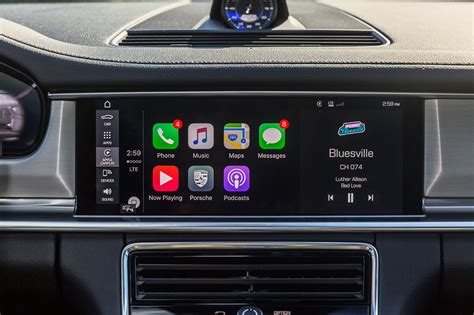 Apple CarPlay Business Insider's 2018 Infotainment System of the Year ...