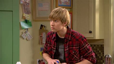 Picture of Jason Dolley in Good Luck Charlie (Season 2) - jason_dolley_1311617450.jpg | Teen ...