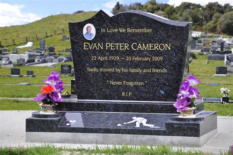 Now That’s What I Call a Beautiful Headstone Design