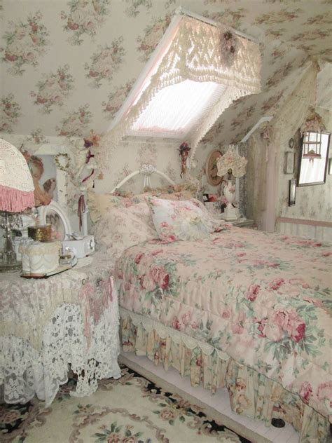 shabby pink rose bedroom Rose Bedroom, Shabby Chic Living Room, Shabby ...