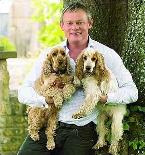 Martin Clunes with his dogs Mary and Tina | Martin clunes, Doc martin, Doc martin tv show