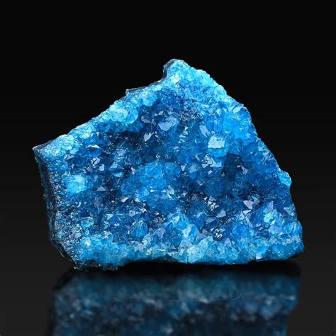 UNUSUAL! SEA Blue Amethyst Crystal on matrix - 11×11×2.7 cm - Catawiki