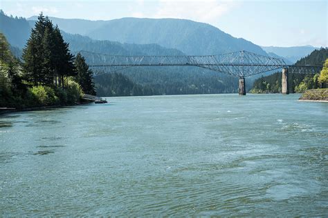 Bridge of the Gods at Cascade Locks Photograph by Tom Cochran