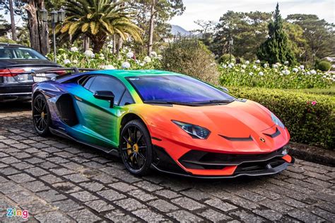 Cận cảnh Lamborghini Aventador SVJ bảy sắc cầu vồng tại TP.HCM - Công nghệ Đời sống - Thông tin ...