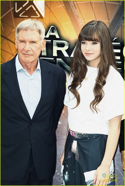 Hailee Steinfeld & Asa Butterfield: 'Ender's Game' Paris Photo Call ...