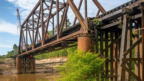 117 year old railroad bridge over Sabine River to be taken down | cbs19.tv