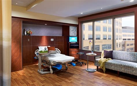 Pregnancy & Birth | New Lenox, IL | Silver Cross Hospital