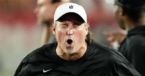 UH football: Dana Holgorsen tenure has Cougars in limbo