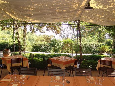 www.coltibuono.com Outdoor dining @Badia a Coltibuono Outdoor Dining, Outdoor Decor, Tuscany ...