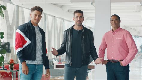 Patrick Mahomes teams up with Aaron Rodgers for 2 new State Farm ads