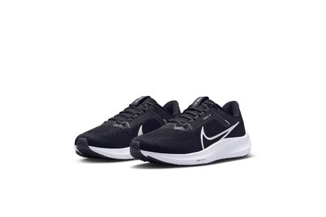 Nike Air Zoom Pegasus 40 Black / White - Iron Grey A springy ride for ...