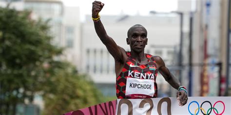 Eliud Kipchoge Wins Olympic Marathon Again, This Time in Tokyo - WSJ