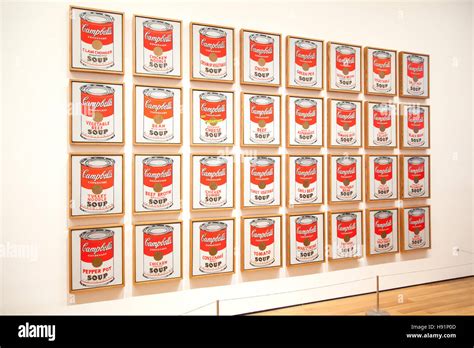 Campbells soup cans hi-res stock photography and images - Alamy