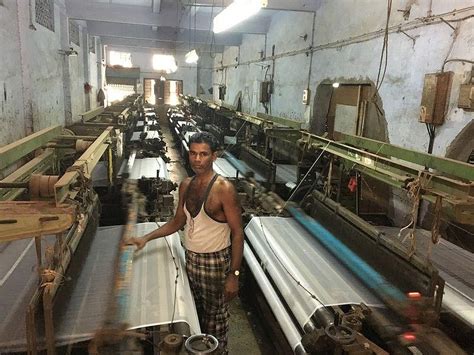 Production slumps in the powerloom hub of Bhiwandi - Rediff.com Business