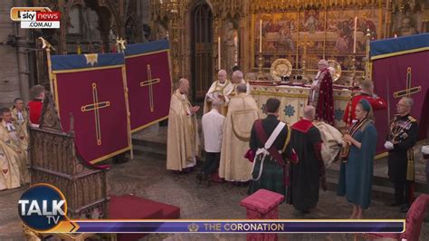 King Charles is serenaded ‘God Save The King’ during anointing | Sky News Australia