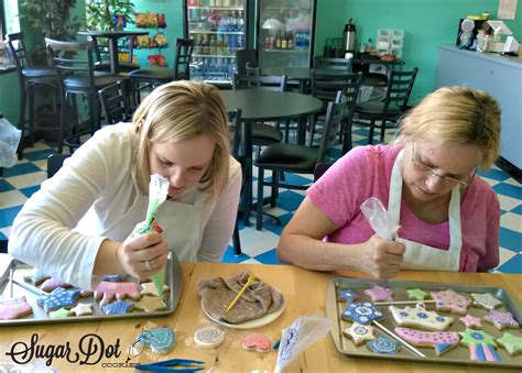 Learn how to decorate sugar cookies with royal icing. Private one-on ...