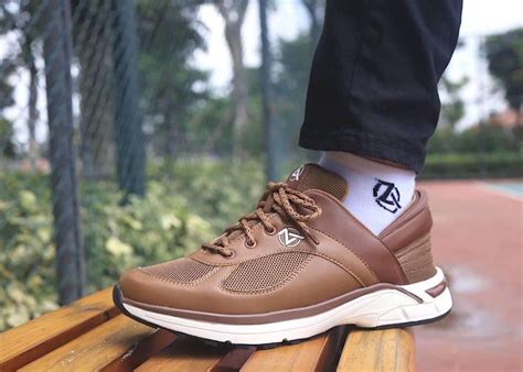 Brown Zeba Shoes - Hands Free Sneakers