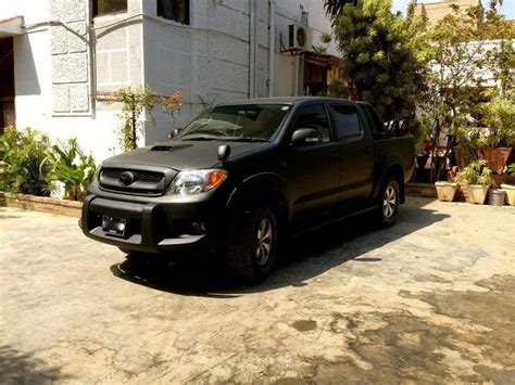 Modified Cars: Toyota Hilux Vigo Black Modified