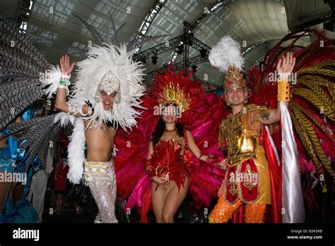 Notting Hill Carnival - Grand Carnival Costume Splash Stock Photo - Alamy