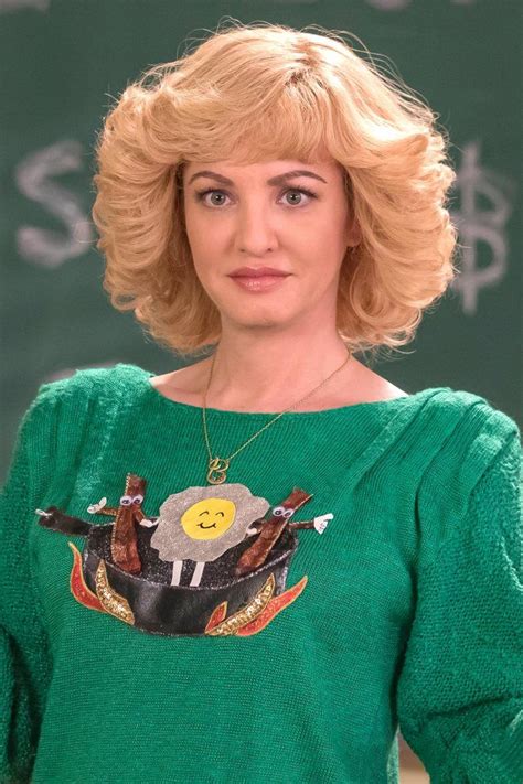 'The Goldbergs': Beverly Goldberg's Wackiest, Most Wonderful Looks | The goldbergs, Beverly ...