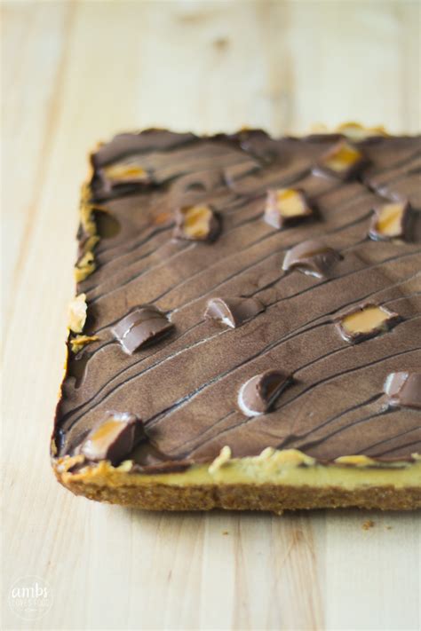 ROLO CHEESECAKE BARS – AMBS LOVES FOOD