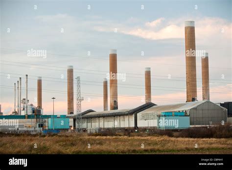 Aluminium smelter hi-res stock photography and images - Alamy