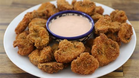 Crunchy Fried Mushrooms Recipe (Breaded Mushrooms) - The Cooking Foodie