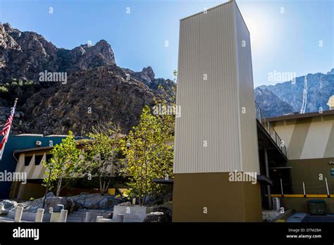 Palm Springs Aerial tramway Stock Photo - Alamy