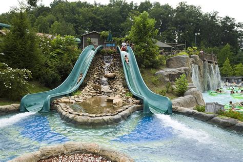 A Summer Guide to Dollywood and Splash Country