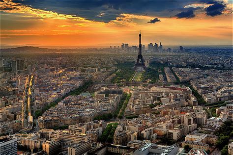 Photo - Eiffel Tower La Defense Metro Line 6 - Paris by Train