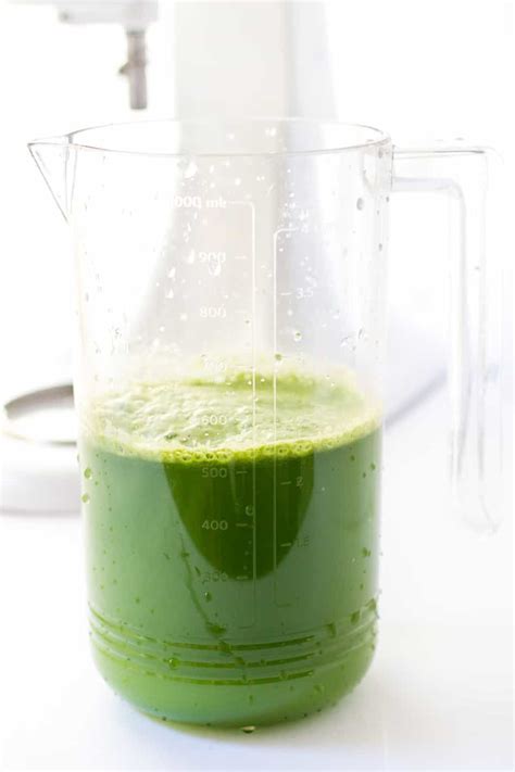 Healthy Green Juice with Lemon - Simply Quinoa