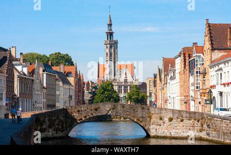 Spiegelrei canal and Jan Van Eyck Square In Brugge, Belgium Stock Photo - Alamy