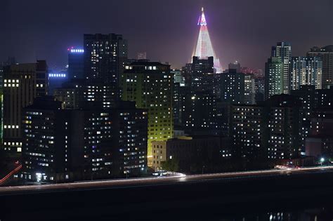 Ryugyong Hotel: the history of the hotel located in North Korea - Domus