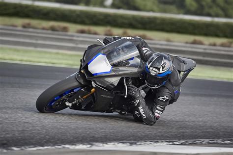 Yamaha unveils new 2020 R1 and R1M – Cycle Canada