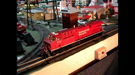 Lionel American Flyer Canadian Pacific ES44AC Review - YouTube