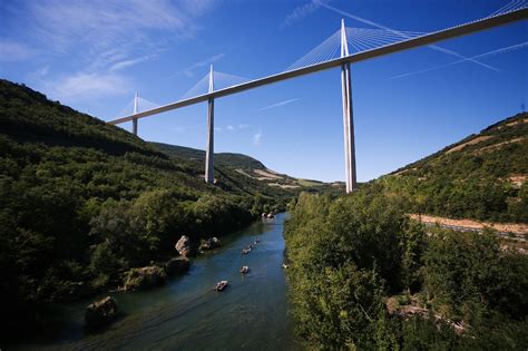 Le viaduc de Millau - Aveyron, tourisme en groupe