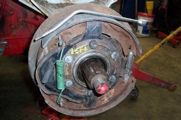 Ford 9N, 2N & 8N Discussion Board - Re: Rear brake/hub 51 8n