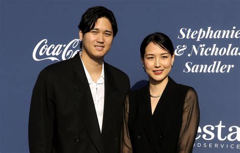 Shohei Ohtani & Wife Mamiko Make Red Carpet Debut at Dodgers Charity ...