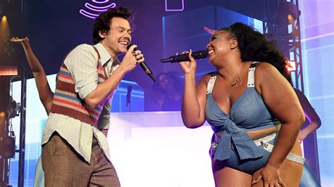 Harry Styles Sent Lizzo Flowers After Her Song Hit No. 1 On the Charts ...