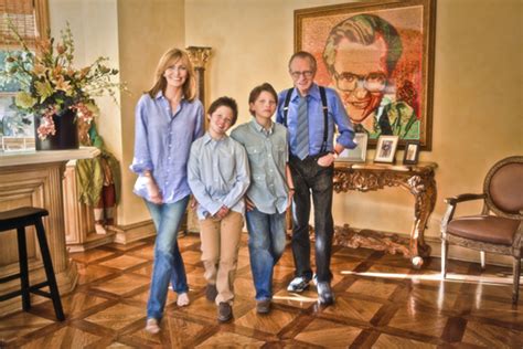 Larry King family portrait | Photography.ca