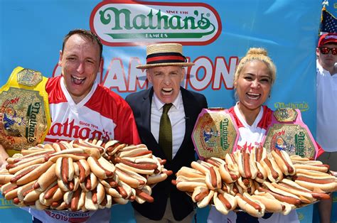 New Jersey OKs betting on Nathan's Hot Dog-eating contest