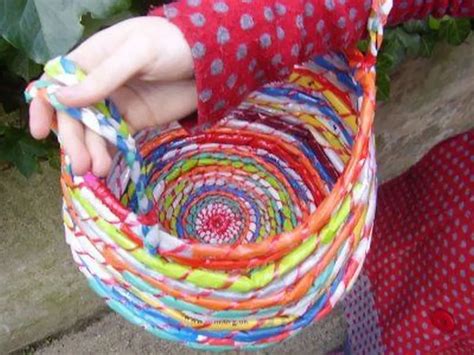 Handy & Light Plastic Bag Baskets: 6-Step Guide – Craft projects for every fan!