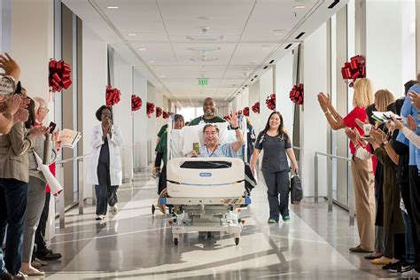 Stanford Health Care officially opens doors to new Stanford Hospital ...