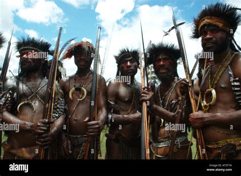 tribe of ex headhunters goroka PNG Stock Photo: 5287033 - Alamy