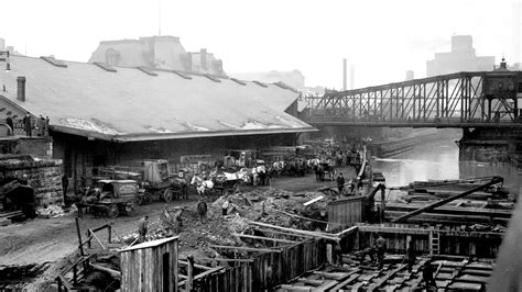 The History of the Chicago River | The Chicago River Tour with Geoffrey Baer | WTTW Chicago