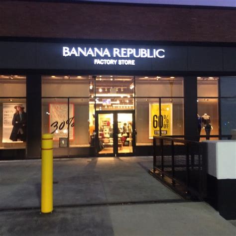 Banana Republic Factory Store - 2 tips