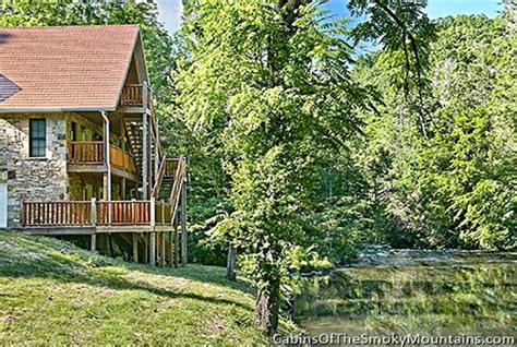 Gatlinburg Cabin - Riverside Lodge - 5 Bedroom - Sleeps 22