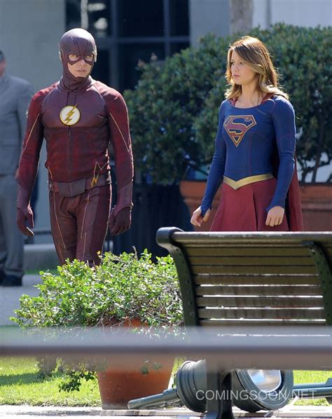 First set photos from The Flash/Supergirl crossover | Cultjer